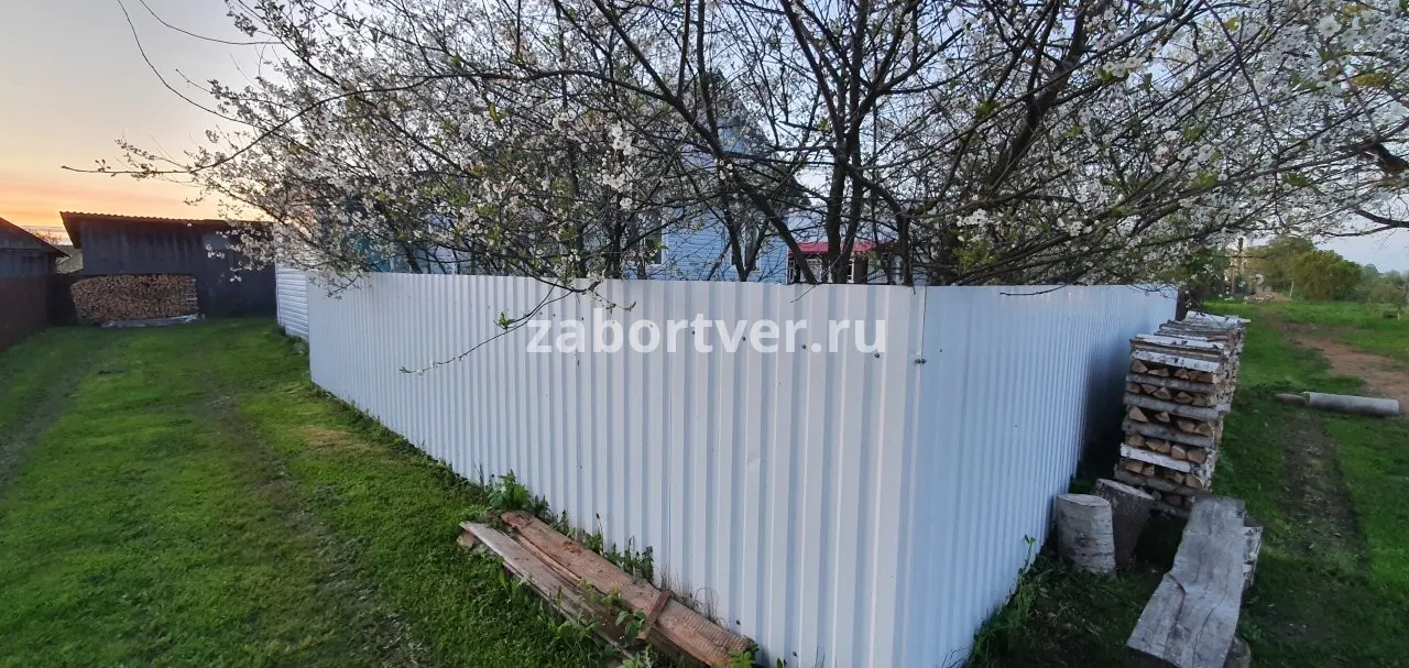 Заборы из профнастила в Селижарово для дачи с установкой под ключ